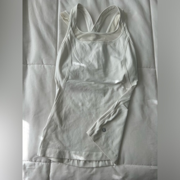Women’s Lululemon Workout Top Sz.2 - Picture 2 of 4